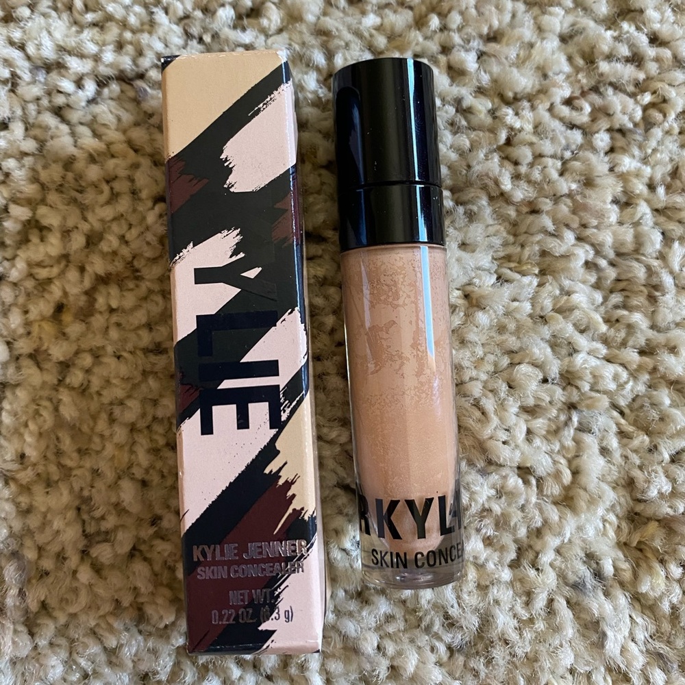 Brand new Kylie Cosmetics skin concealer